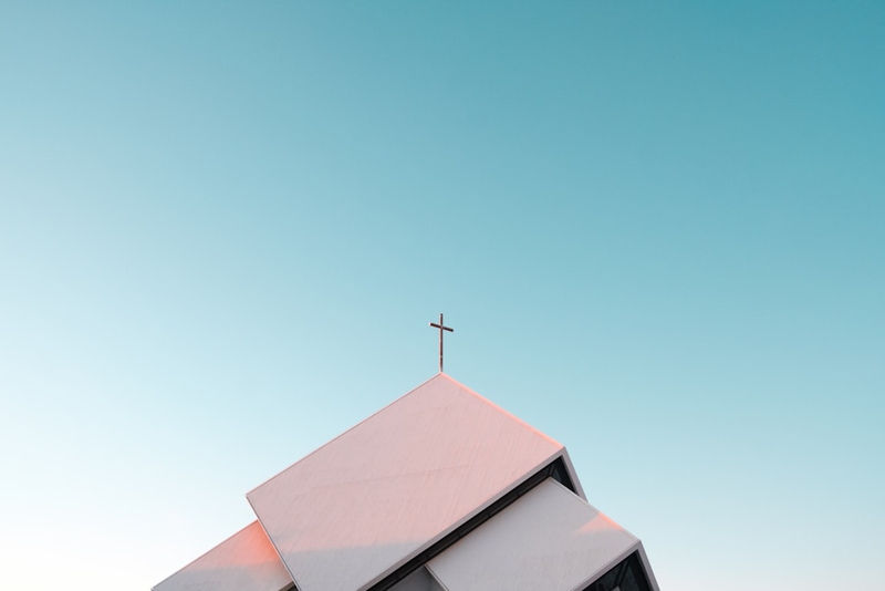 Symbol czystości i służby – znaczenie lawabo w liturgii eucharystycznej
