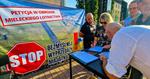 Kilkaset podpisów przeciw sprzedaży działki przy lotnisku [FOTO, WIDEO]