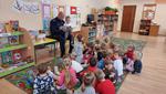 Komendant Powiatowy Policji w Mielcu czytał dzieciom bajki w ramach akcji "Cała Polska Czyta Dzieciom"