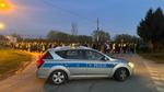 Zabezpieczenie procesji Drogi Krzyżowej przez mieleckich policjantów