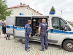 Uczestnictwo Policjantów w Dniu Patrona Szkoły w Glinach Małych