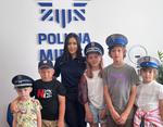 Dzieci spędzające wakacje w powiecie mieleckim zwiedzały mielecką jednostkę Policji