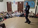 Bezpiecznie na drodze i w sieci - policyjne spotkanie z uczniami w Podleszanach